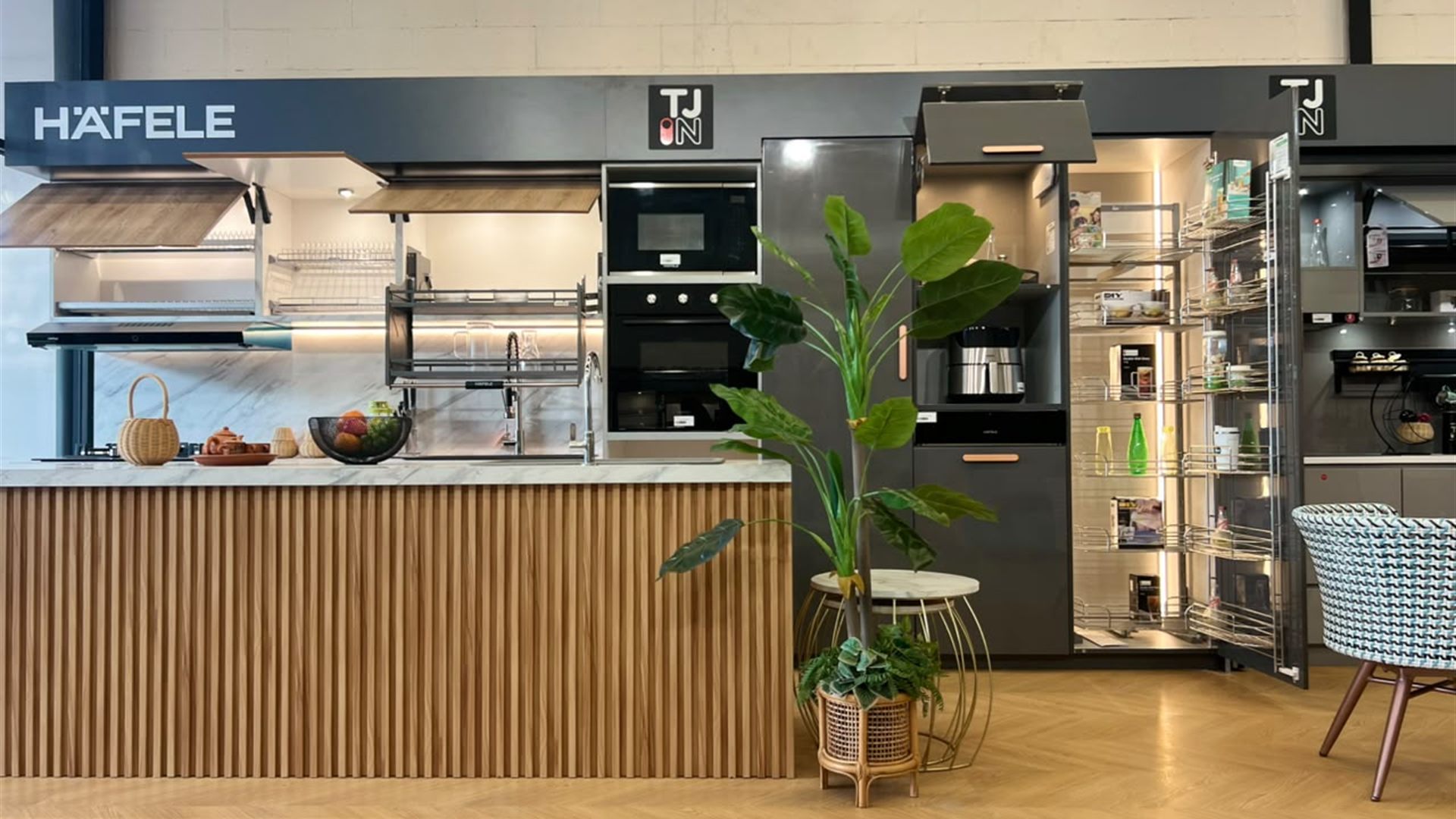 Showroom dapur TJ Home Cirebon